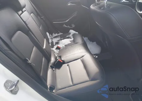 2018 Mercedes-Benz Gla 250 4Matic z USA, uszkodzony, nr VIN WDCTG4GB5JJ516402